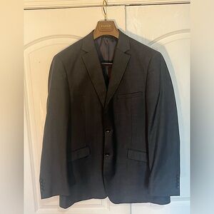 Men’s Inserch Italian Charcoal Gray Suit. 44R jacket/ 38R trousers worn once.